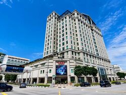 Bugis Junction (D7), Office #607318951